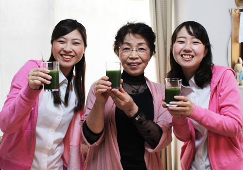緑効青汁で乾杯