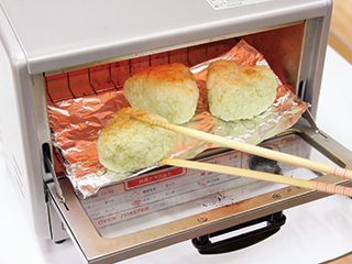 焼きおにぎり作り