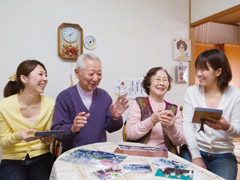 連れ添った55年の歩みを物語る、思い出のスナップを拝見。