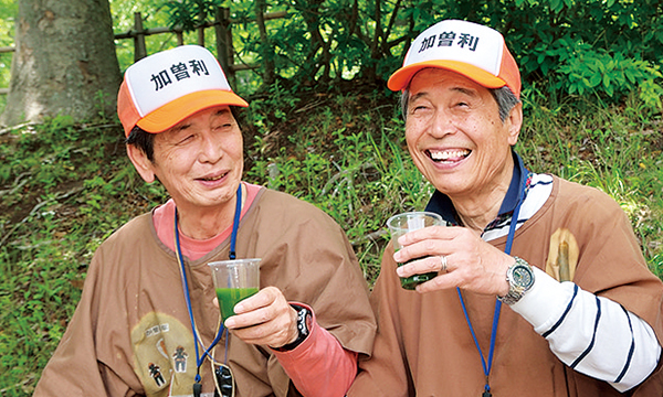 よりよい解説を目指して切磋琢磨するガイド仲間と休憩中に交わす会話も楽しみの1つ。
