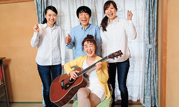 シヲミさんは最近ギターの練習を始められました。